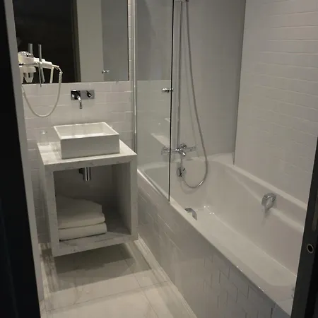 Western Clos Syrah Hotel 4*
