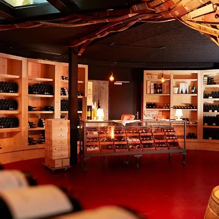 Western Premier Clos Syrah & Отель 4*